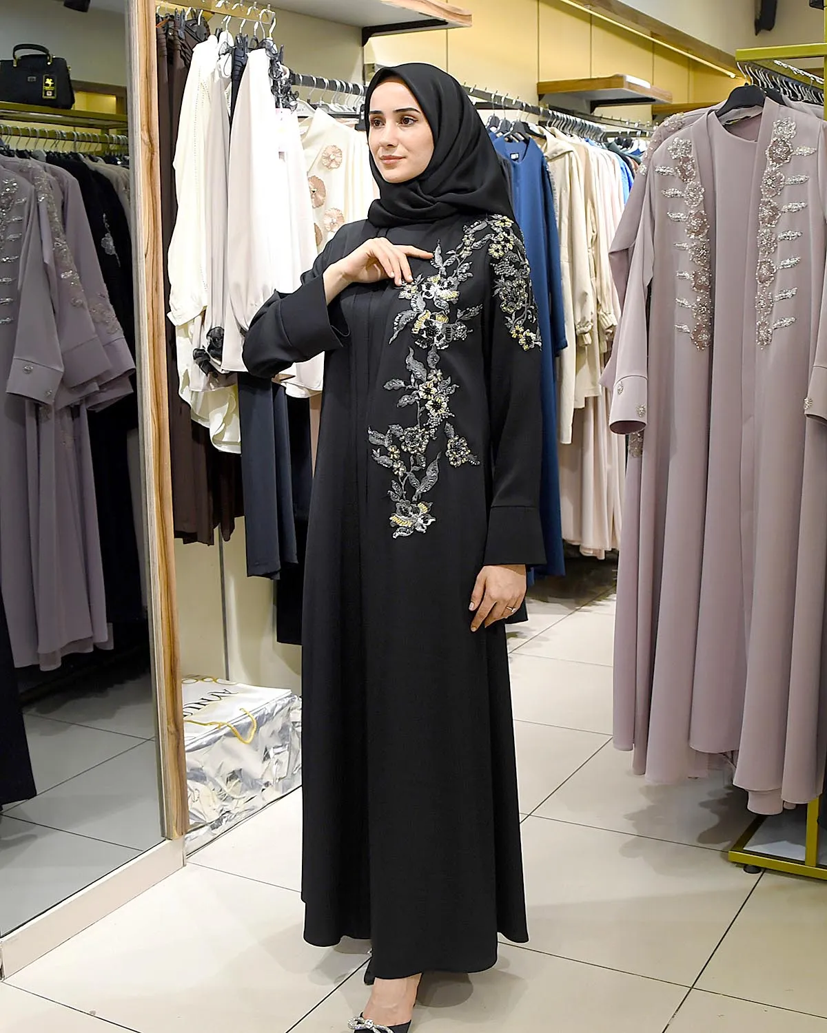 Nakış İşlemeli Siyah Abaya Takım