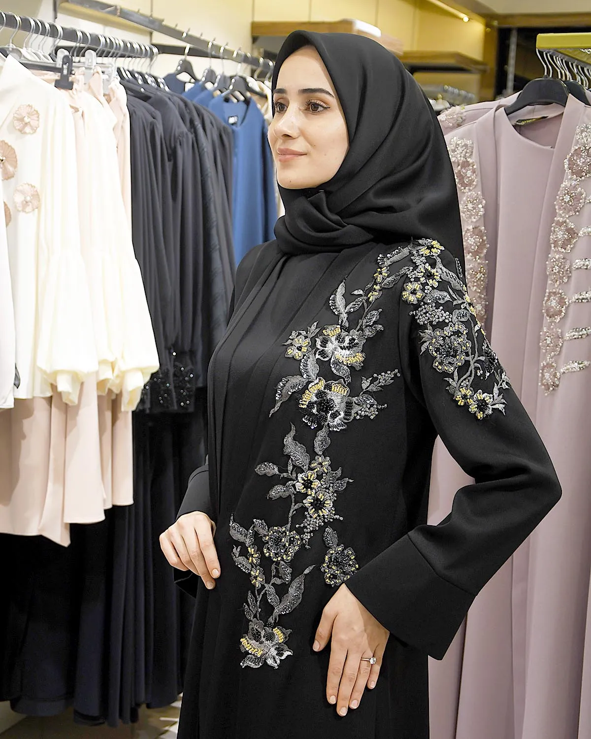 Nakış İşlemeli Siyah Abaya Takım - Görsel 3